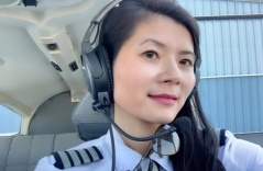 Giấc mơ dang dở của nữ phi công gốc Việt vừa tử nạn ở Mỹ Giấc mơ dang dở của nữ phi công gốc Việt vừa tử nạn ở Mỹ