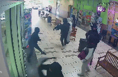 Người gốc Việt nổ súng ngăn vụ cướp tiệm vàng ở California