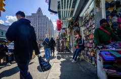 Hàng rong tái xuất ở New York sau chiến dịch truy quét của ICE Hàng rong tái xuất ở New York sau chiến dịch truy quét của ICE