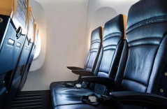 Lý do cửa sổ máy bay lệch với hàng ghế ngồi