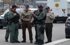 Mỹ rà soát lại toàn bộ thẻ xanh cấp cho người nhập cư từ 19 nước