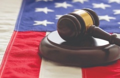 Con rơi kiện gia đình cha ruột đòi chia tài sản