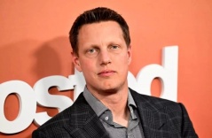 Đường trở thành 'ông trùm' Hollywood của con trai tỷ phú Oracle