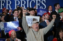 Những người Mỹ bênh vực ông Trump giữa bão giá