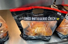 Costco bị kiện vì món 'gà quay quốc dân' giá gần 5 USD