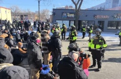 Vì sao người Mỹ rời đất nước với số lượng kỷ lục?