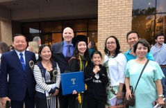 Lần đầu tiên có nữ du học sinh Việt tốt nghiệp thủ khoa ngành Dược một trường Đại học lớn tại Mỹ