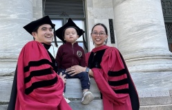 Cặp đôi Y Hà Nội cùng nhận bằng tiến sĩ Harvard