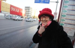 Bà lão HUYỀN THOẠI nhất Trung Quốc: 18 năm ngồi tù, chồng bỏ con mất, 71 tuổi ra tù làm nhân viên dọn nhà vệ sinh, 'lội ngược dòng' trở thành tỷ phú ở tuổi 81