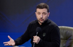 Ông Zelensky chỉ trích Mỹ ép dân Ukraine '10 đời gánh nợ'