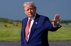 Ông Trump nêu lý do chặn Harvard tuyển sinh viên quốc tế