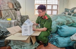 Nóng: Triệt phá đường dây buôn bán dầu gội, kem đánh răng giả quy mô lớn ở Nghệ An