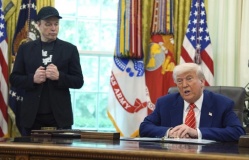 Rủi ro kinh doanh khi Musk đấu khẩu với ông Trump