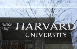 Chính phủ Mỹ dọa cắt toàn bộ kinh phí cho Harvard