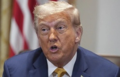 Ông Trump nói 'không hài lòng' với ông Putin