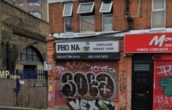 Nhà hàng Việt ở London bị phát hiện trữ đông thịt chó