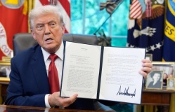 Tòa án Tối cao cho phép ông Trump đóng băng 4 tỷ USD viện trợ