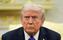 Cuộc điện đàm khiến ông Trump đổi ý về lệnh trừng phạt Nga Cuộc điện đàm khiến ông Trump đổi ý về lệnh trừng phạt Nga