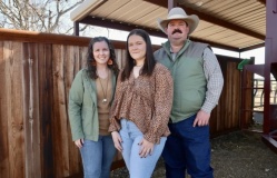 Cha mẹ Mỹ thu tiền thuê nhà của con 18 tuổi