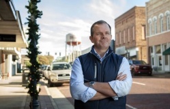 Ông chủ Mỹ dành 240 triệu USD để thưởng nhân viên trung thành