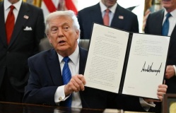 Ông Trump ký sắc lệnh về áp thuế với đối tác thương mại của Iran