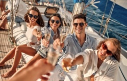 Giới siêu giàu 'chùn tay' vì giá dịch vụ tăng vọt