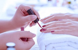 Hé lộ bí mật nghề nails tại Mỹ: Chủ tiệm nails được lời bao nhiêu tiền từ thợ?