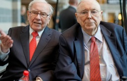 Câu chuyện 'già mà vẫn dẻo dai' của Warren Buffett: Kỷ nguyên của các CEO 100 tuổi vui tính và không chịu ‘nhường ngôi’