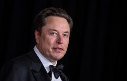 Elon Musk: Mỹ sẽ không thể lên sao Hỏa nếu bà Harris đắc cử