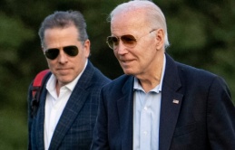 Ông Biden ân xá cho con trai