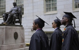Harvard nói lệnh cấm cấp visa của ông Trump 'bất hợp pháp'