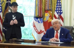 Rủi ro kinh doanh khi Musk đấu khẩu với ông Trump