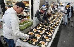 Nỗi lo của người Mỹ trước nguy cơ mất tem phiếu thực phẩm Nỗi lo của người Mỹ trước nguy cơ mất tem phiếu thực phẩm