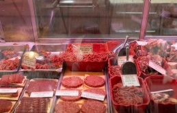 Ông Trump ký sắc lệnh miễn thuế cho hàng loạt nông sản Ông Trump ký sắc lệnh miễn thuế cho hàng loạt nông sản