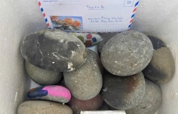 Du khách trả lại 14 kg đá cuội lấy từ Cô Tô 10 năm trước