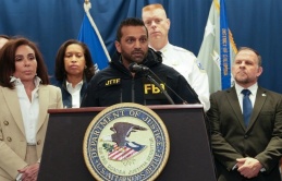 Mỹ ngừng tiếp nhận người nhập cư Afghanistan sau vụ vệ binh bị bắn