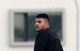 Mẹ của kẻ xả súng ở Australia khẳng định con là 'người ngoan hiền' Mẹ của kẻ xả súng ở Australia khẳng định con là 'người ngoan hiền'