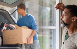 Ngày càng nhiều người trẻ Mỹ cắt liên lạc với bố mẹ