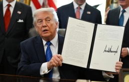 Ông Trump ký sắc lệnh về áp thuế với đối tác thương mại của Iran