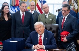 Ông Trump: Nước Mỹ đã bước vào 'nền kinh tế Trump' Ông Trump: Nước Mỹ đã bước vào 'nền kinh tế Trump'