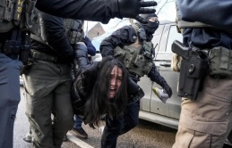 Công tố viên Mỹ kiệt sức vì chiến dịch trấn áp nhập cư Công tố viên Mỹ kiệt sức vì chiến dịch trấn áp nhập cư