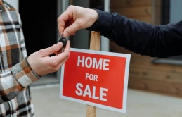 Nhiều người Mỹ khổ vì có nhà Nhiều người Mỹ khổ vì có nhà