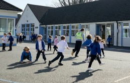 Thị trấn không cho trẻ em dùng smartphone Thị trấn không cho trẻ em dùng smartphone