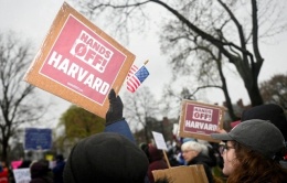 Tương lai mờ mịt của Harvard khi đối đầu chính quyền Trump