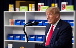 Ông Trump ký sắc lệnh giúp giảm giá thuốc tại Mỹ đến 90%