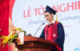 Chàng trai 'gây sốt' với bài phát biểu về bố mẹ không biết chữ