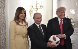 Ông Trump kể câu đùa của ông Putin về phu nhân Melania