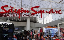 Hàng nghìn sản phẩm ở Saigon Square nghi giả mạo Rolex, Louis Vuitton, Gucci