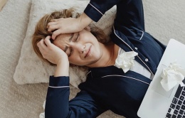 Làm việc từ xa căng thẳng gấp đôi ở văn phòng