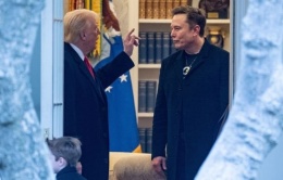 Tổng thống Donald Trump đưa cảnh báo trục xuất tỷ phú Elon Musk: Chuyện gì đang xảy ra?